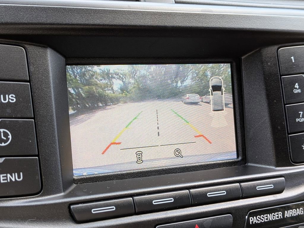 Used 2018 Ford Explorer XLT FWD image 21