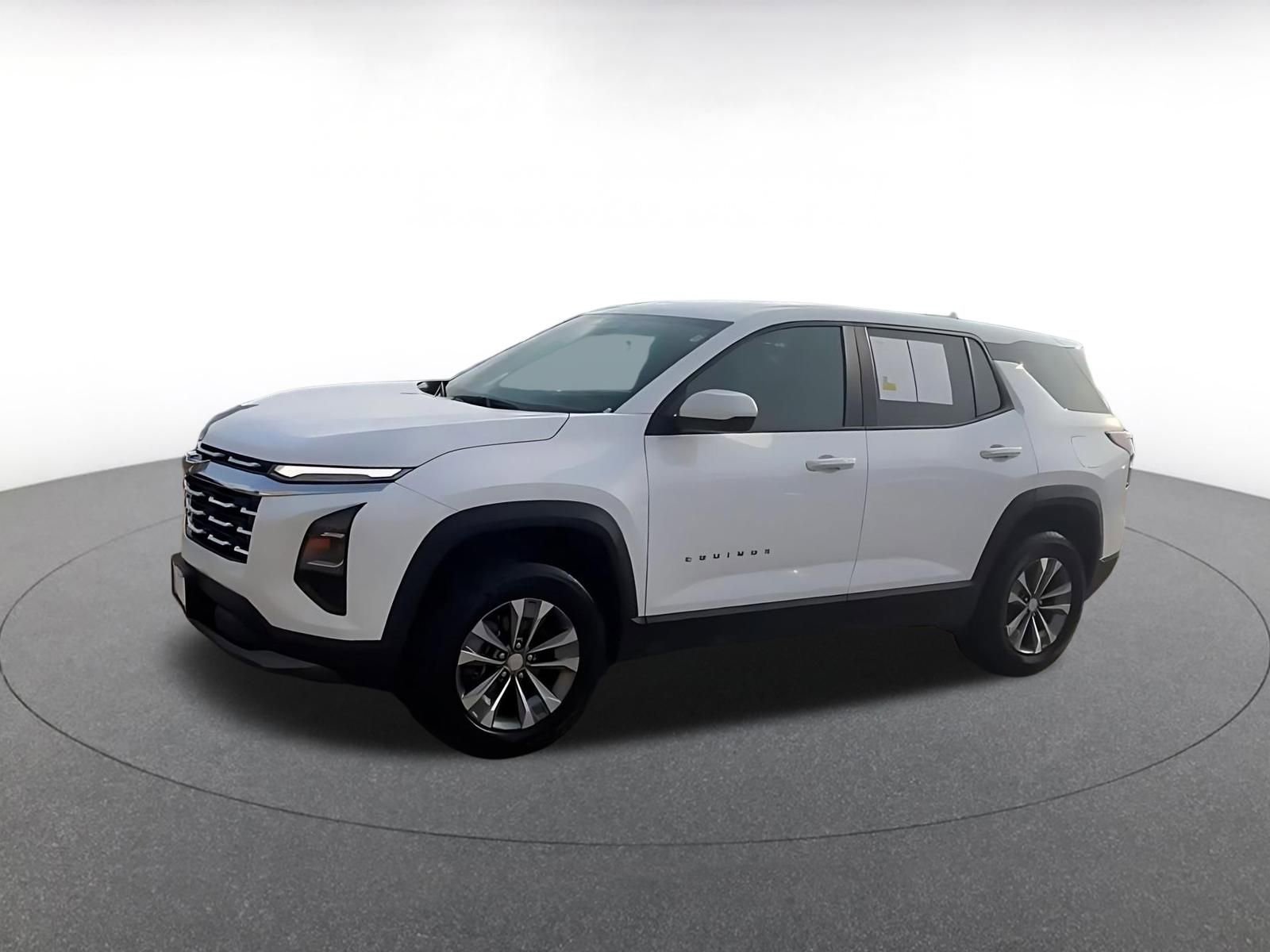 Used 2025 Chevrolet Equinox LT FWD image 8