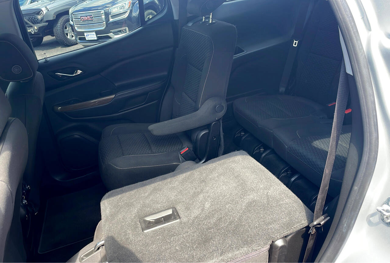 Used 2018 GMC Acadia SLE image 27