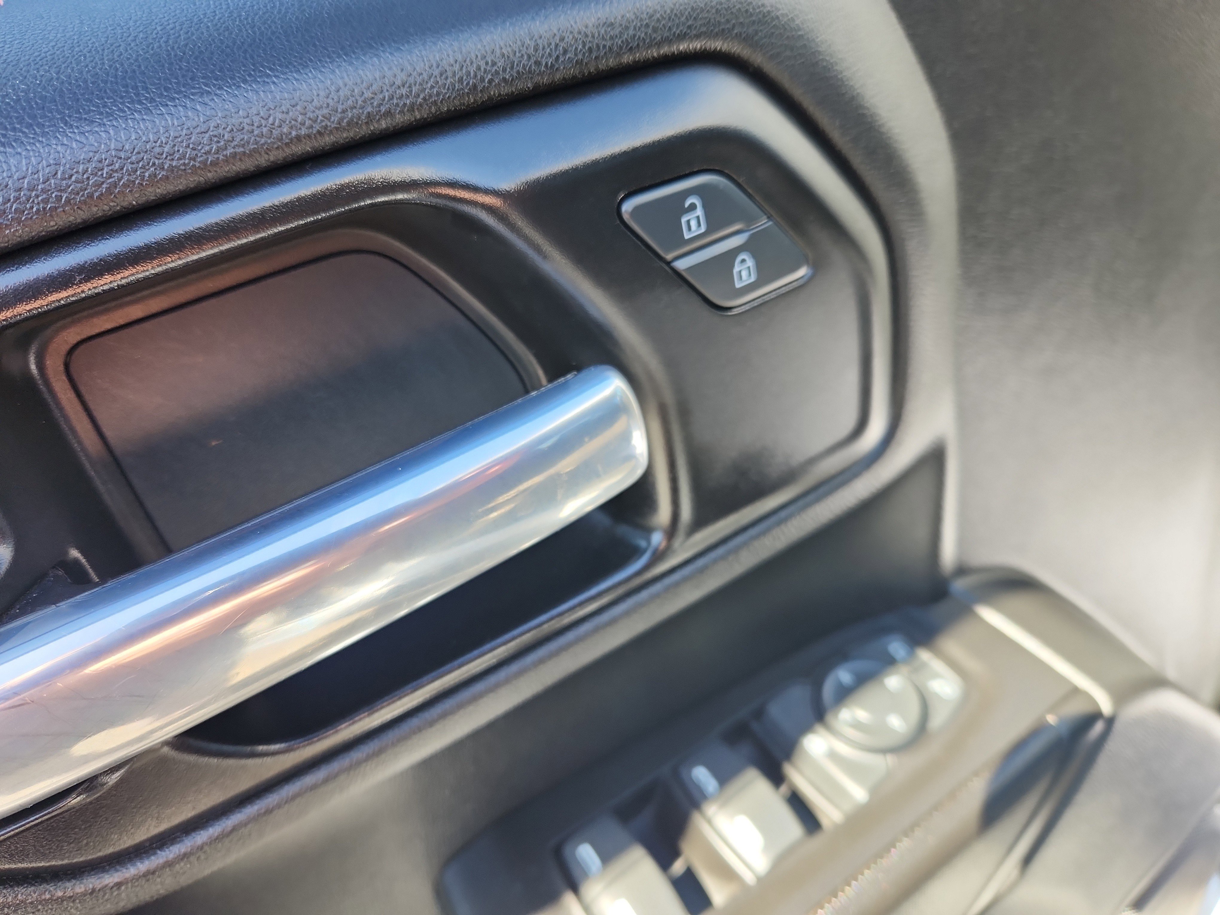 Used 2021 Chevrolet Silverado 1500 Custom image 13