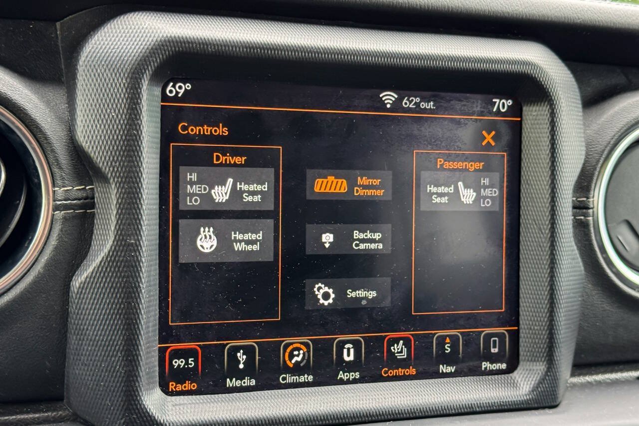 Used 2019 Jeep Wrangler Unlimited Sahara w/ Uconnect 4C Nav & Sound Group AWD/4WD image 23