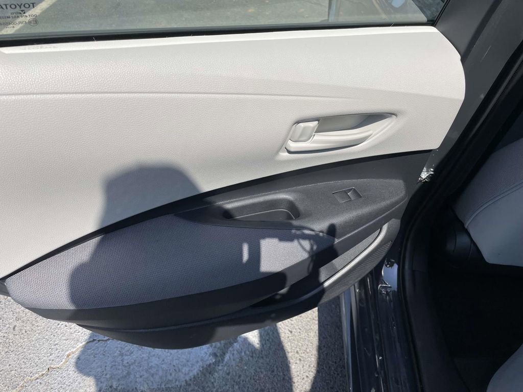 Used 2024 Toyota Corolla LE image 21