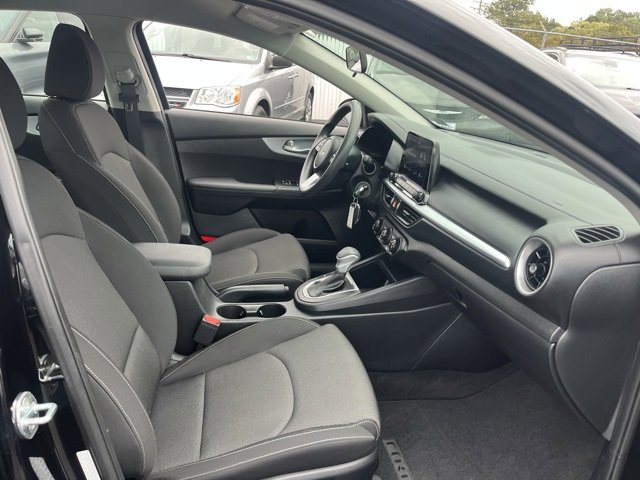 Used 2022 Kia Forte LXS image 11