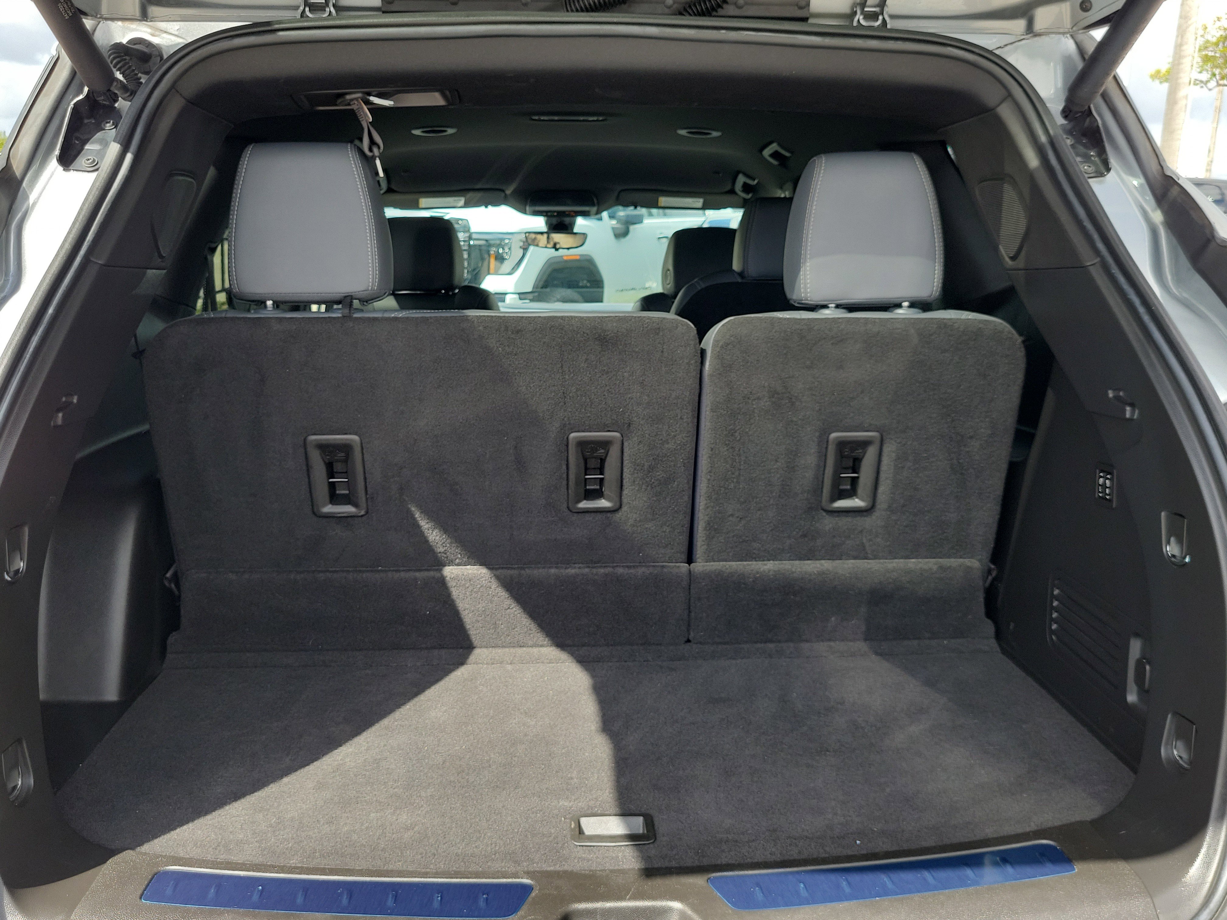 Used 2024 Buick Enclave Premium image 16