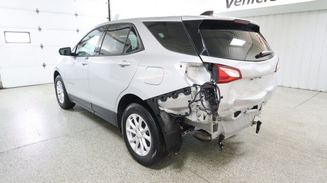 Used 2018 Chevrolet Equinox LS FWD image 3