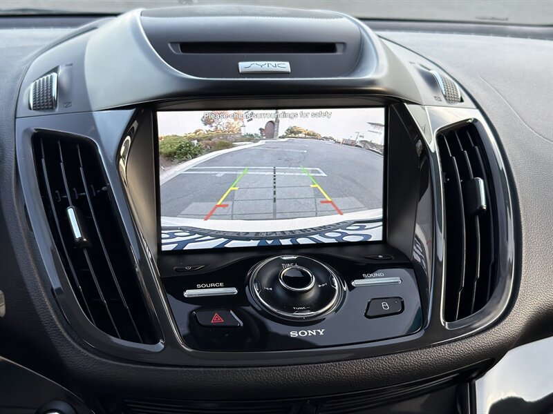 Used 2016 Ford Escape Titanium FWD image 16
