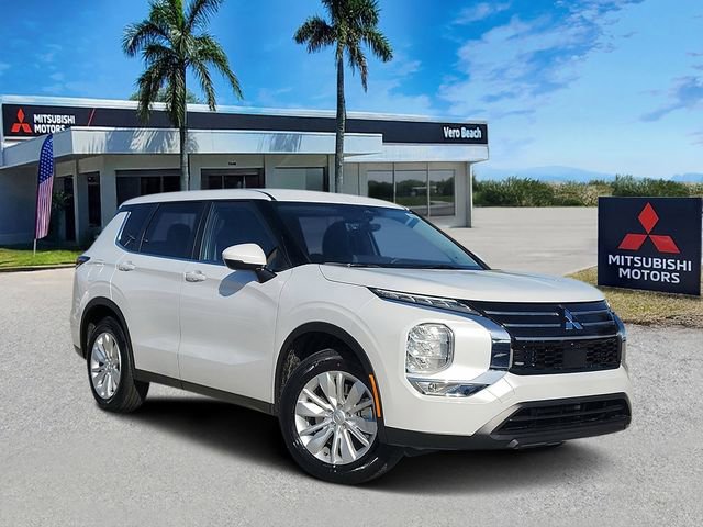 New 2026 Mitsubishi Outlander ES FWD image 1