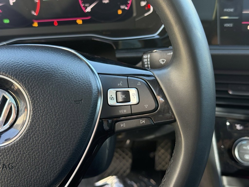 Used 2020 Volkswagen Jetta SEL Premium image 16