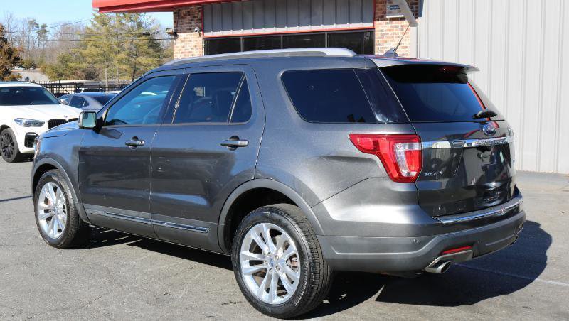 Used 2018 Ford Explorer XLT w/ Equipment Group 202A AWD/4WD image 6