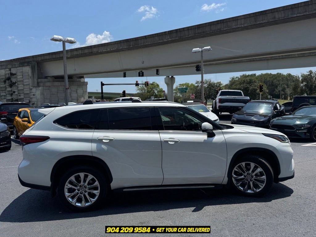 Used 2021 Toyota Highlander Limited FWD image 8