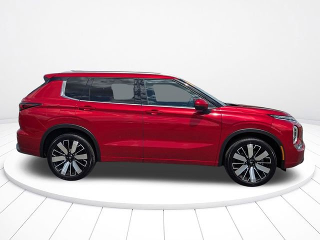 Used 2025 Mitsubishi Outlander SEL FWD image 2