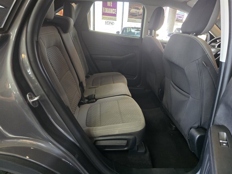 Used 2022 Ford Escape SE AWD/4WD image 16
