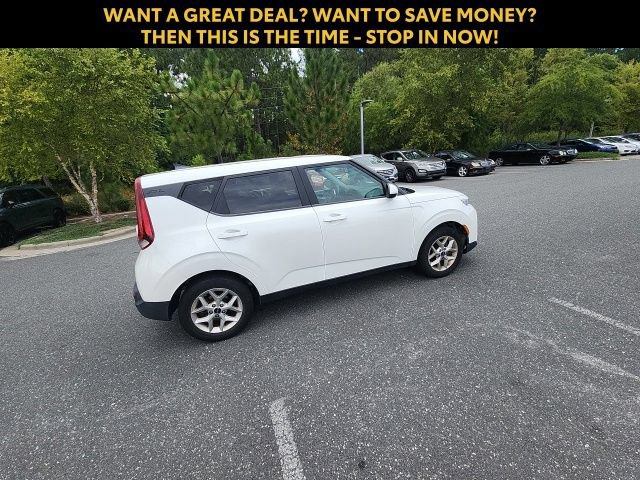 Used 2022 Kia Soul LX w/ Technology Package FWD image 13