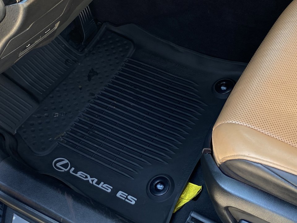 Used 2023 Lexus ES 350 w/ Premium Package image 11