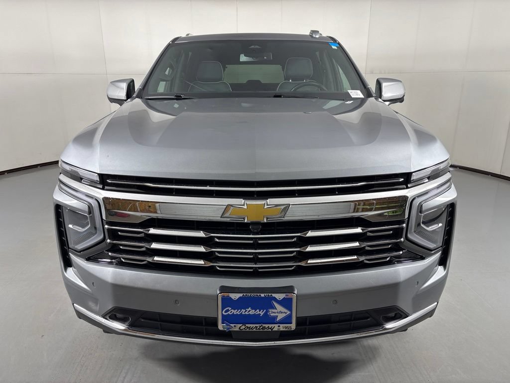 Used 2025 Chevrolet Suburban Premier RWD image 4