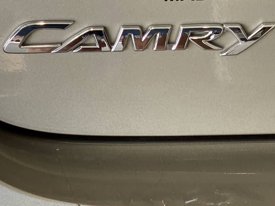 Used 2015 Toyota Camry XLE w/ Moonroof Package FWD image 11
