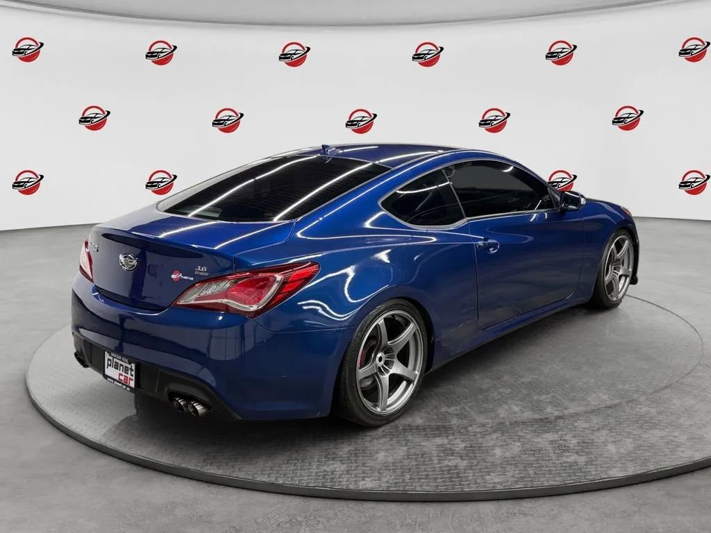 Used 2015 Hyundai Genesis 3.8 RWD image 5