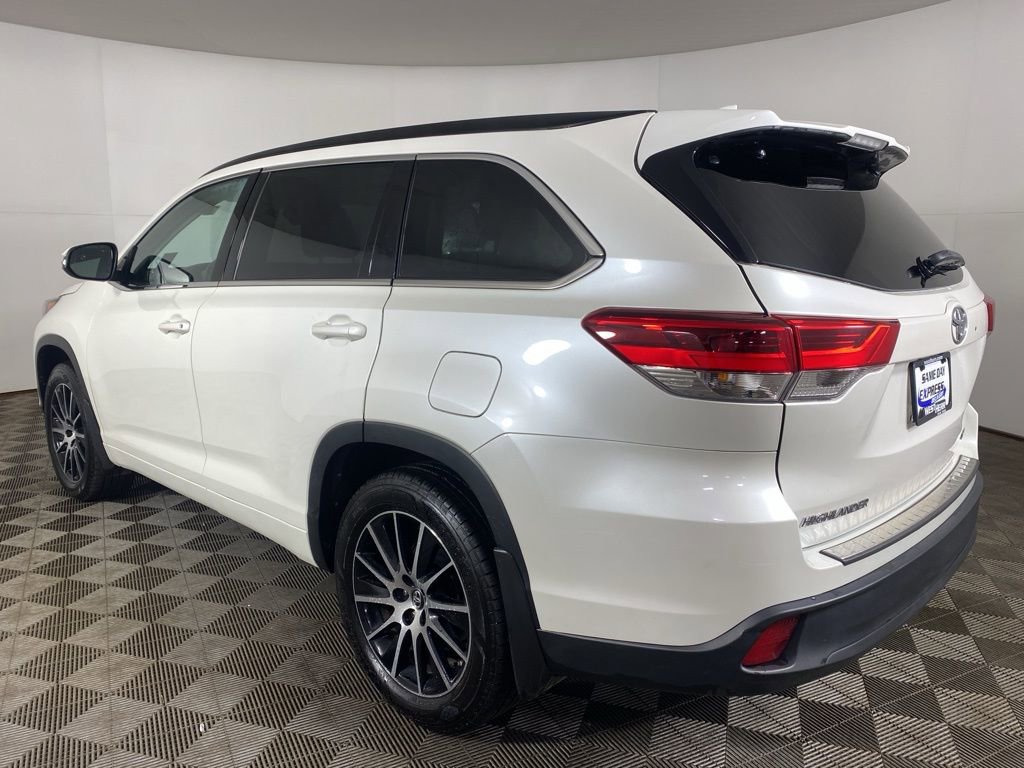 Used 2018 Toyota Highlander SE AWD/4WD image 5