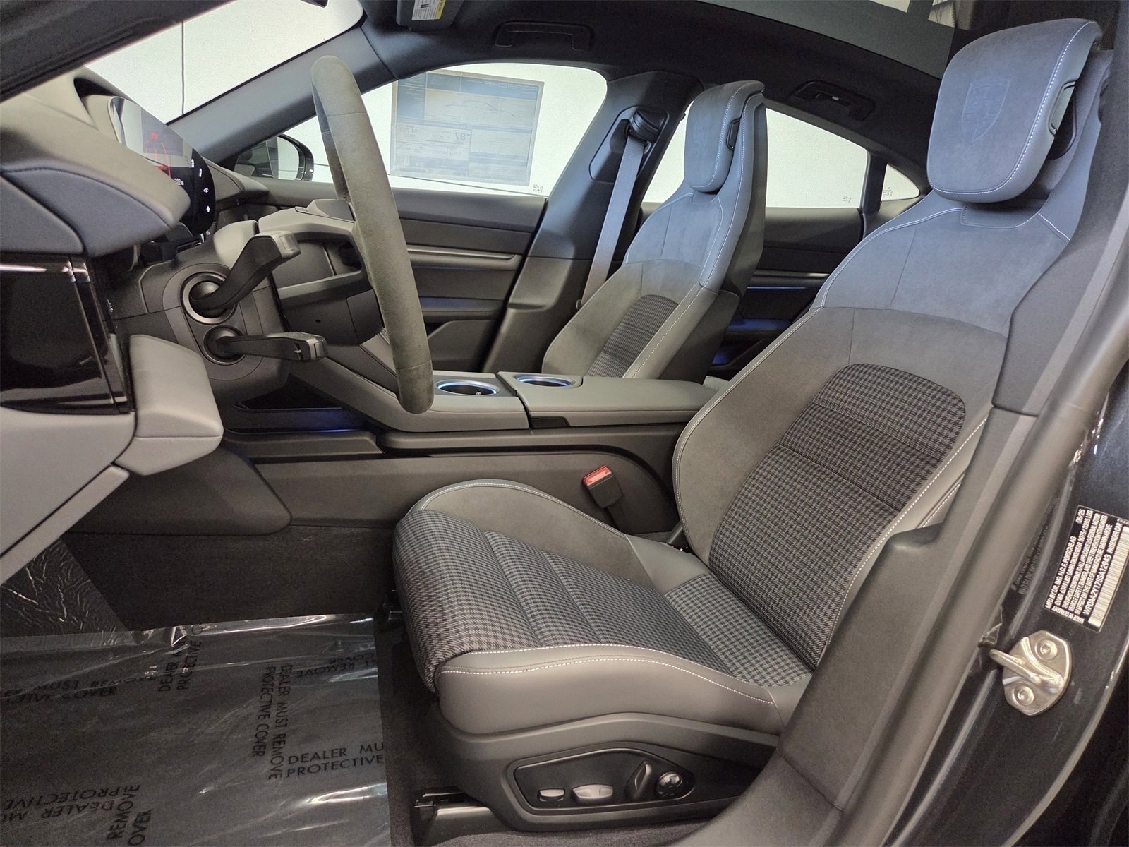 Used 2025 Porsche Taycan image 5