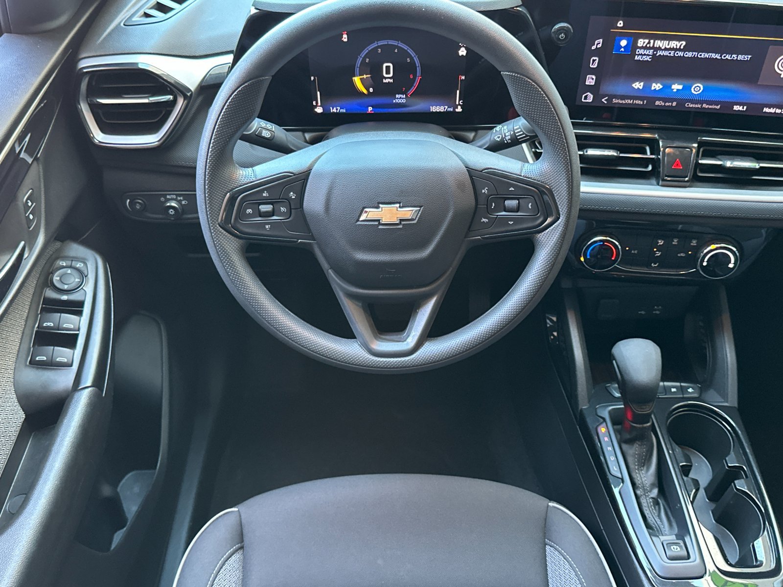 Used 2024 Chevrolet TrailBlazer LT w/ Driver Confidence Package FWD image 14