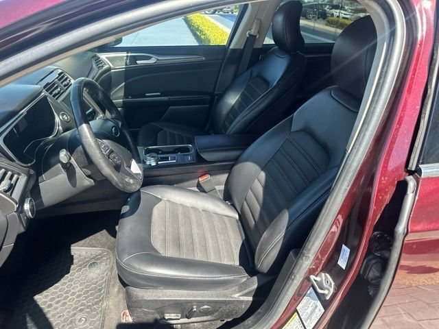 Used 2017 Ford Fusion SE w/ Equipment Group 201A FWD image 9
