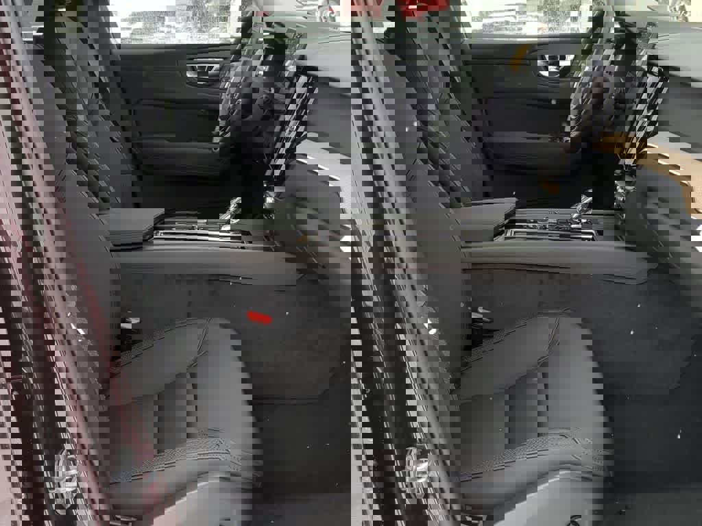 New 2026 Volvo XC60 T8 Plus w/ Protection Package Premier image 20