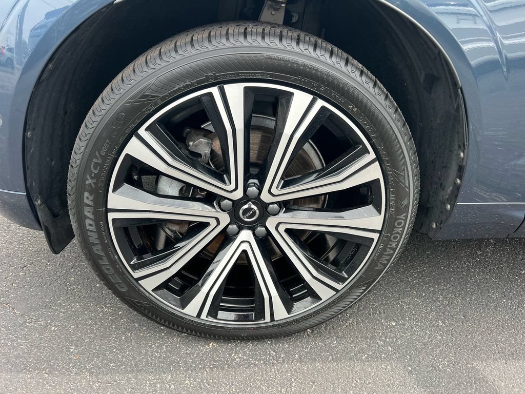 Certified 2023 Volvo XC60 B6 Ultimate w/ Protection Package Premier AWD/4WD image 8