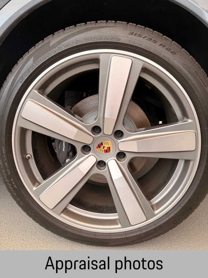 Certified 2024 Porsche Cayenne AWD/4WD image 3