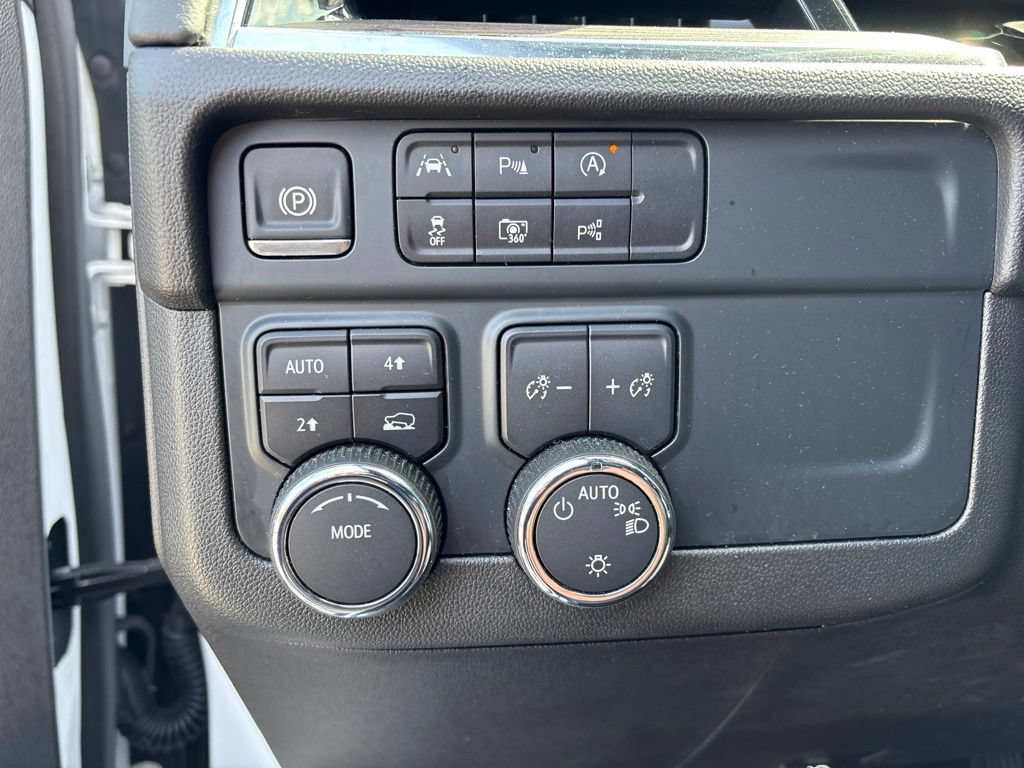 Used 2025 Chevrolet Tahoe LT AWD/4WD image 14