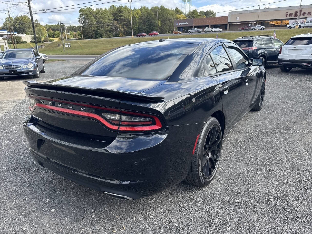 Used 2015 Dodge Charger SE w/ Popular Equipment Group image 4