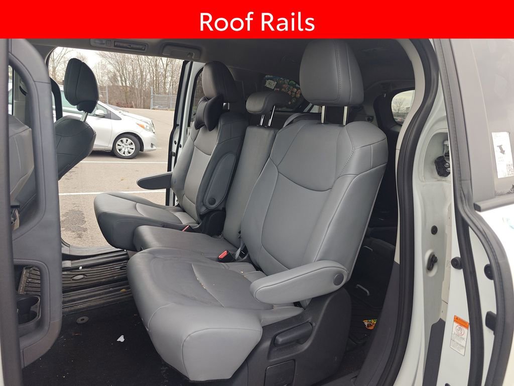 Used 2024 Toyota Sienna XLE w/ XLE Plus Package image 10