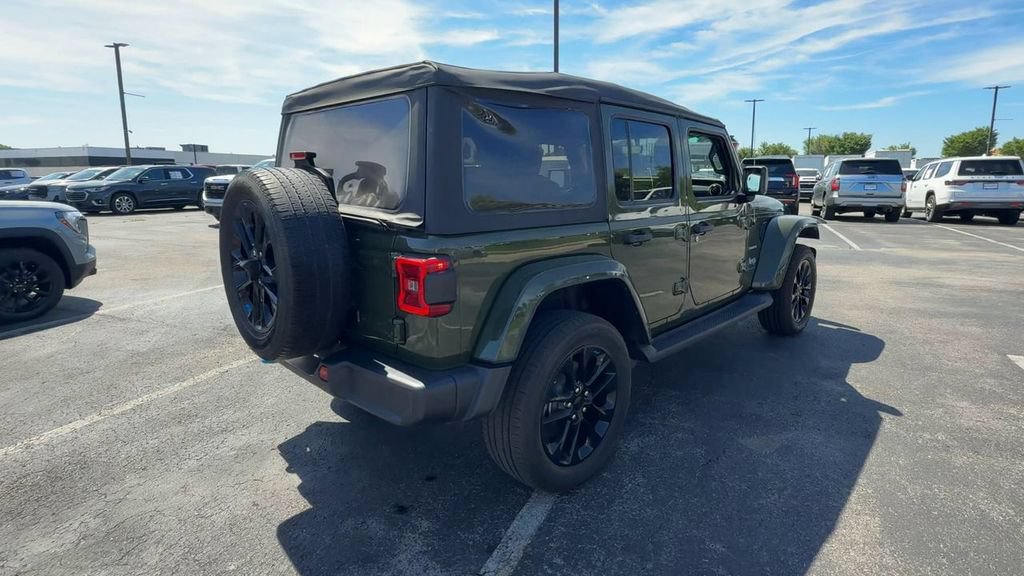 Used 2023 Jeep Wrangler Unlimited Sahara w/ Cold Weather Group AWD/4WD image 8