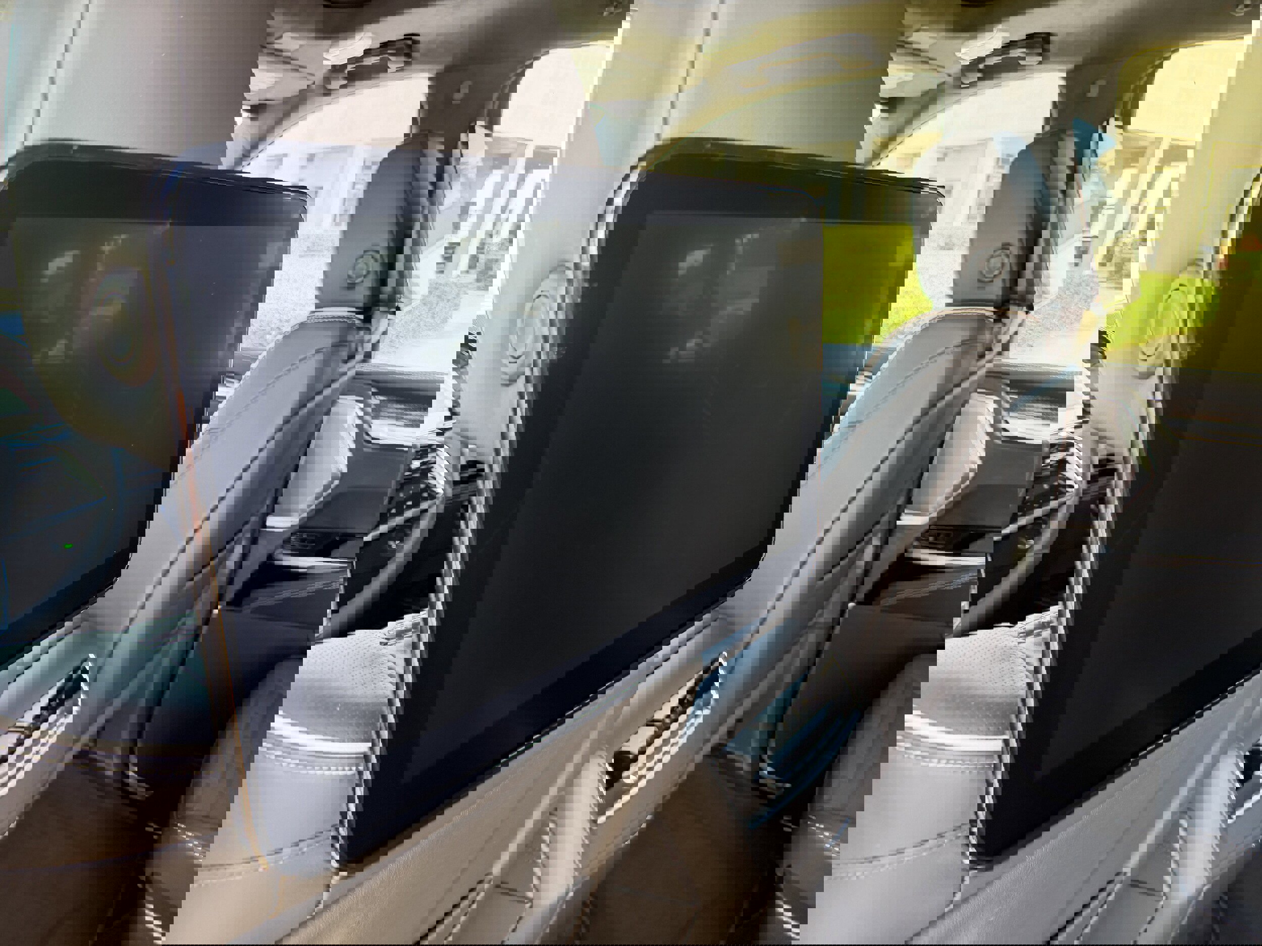 New 2026 Cadillac Escalade ESV V w/ LPO, ONYX Package AWD/4WD image 19