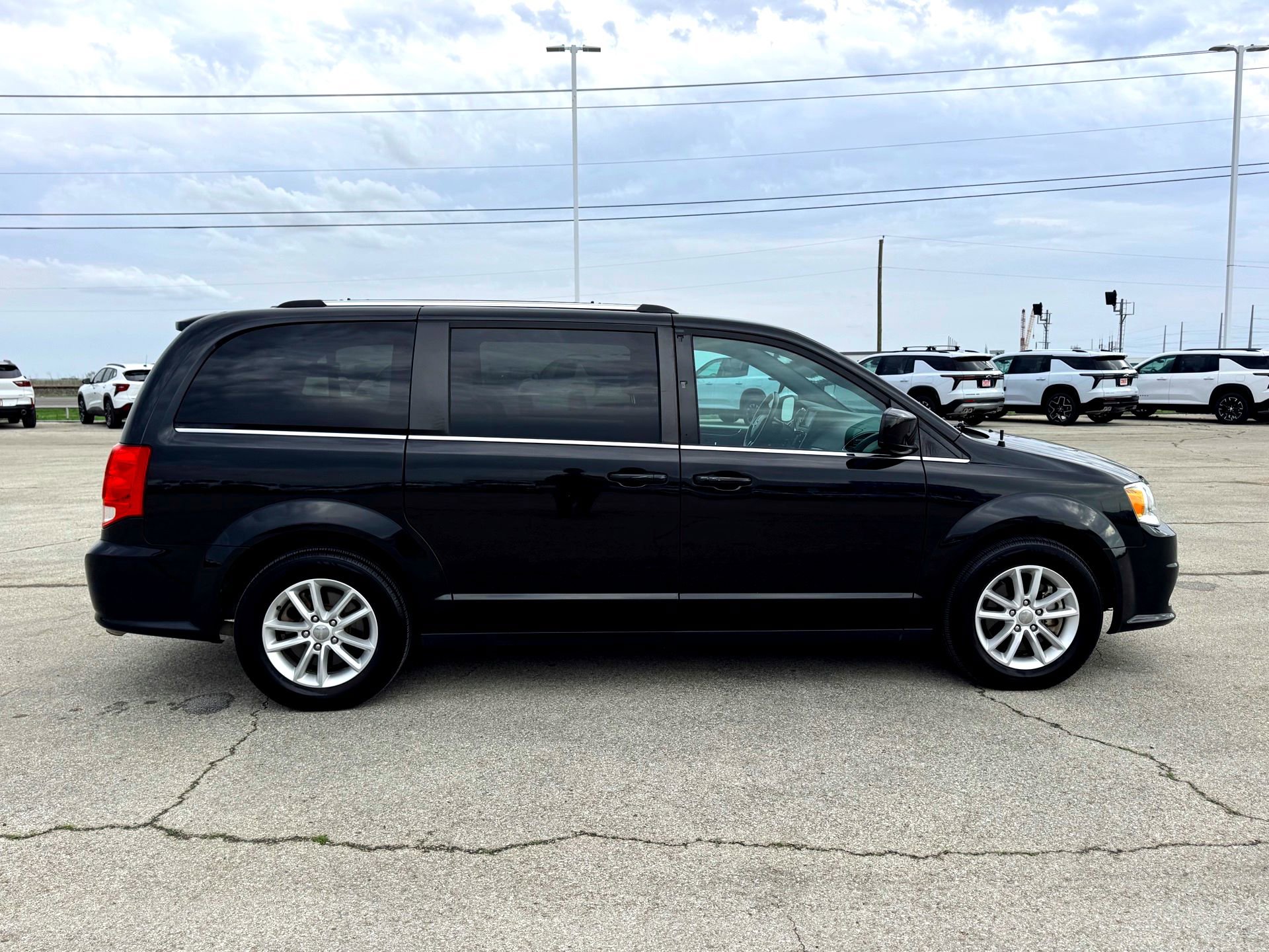 Used 2018 Dodge Grand Caravan SXT image 5