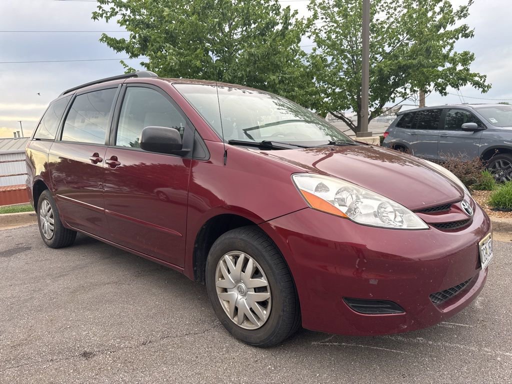 Used 2008 Toyota Sienna CE FWD image 4