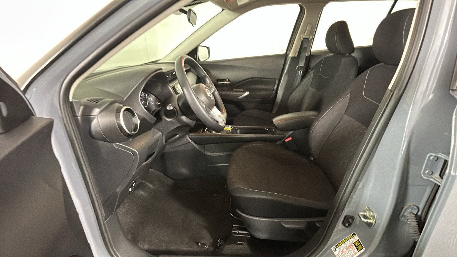 Used 2023 Nissan Kicks SV FWD image 13