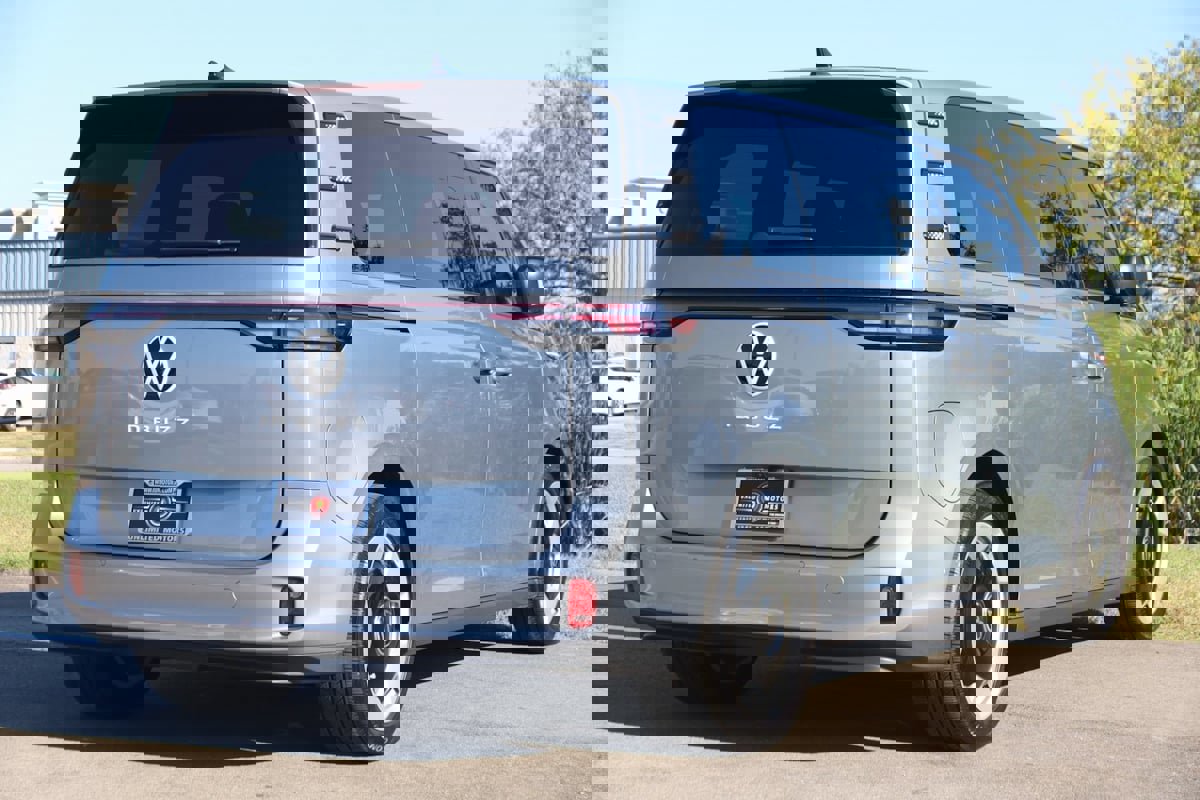 Used 2025 Volkswagen ID. Buzz Pro S image 3