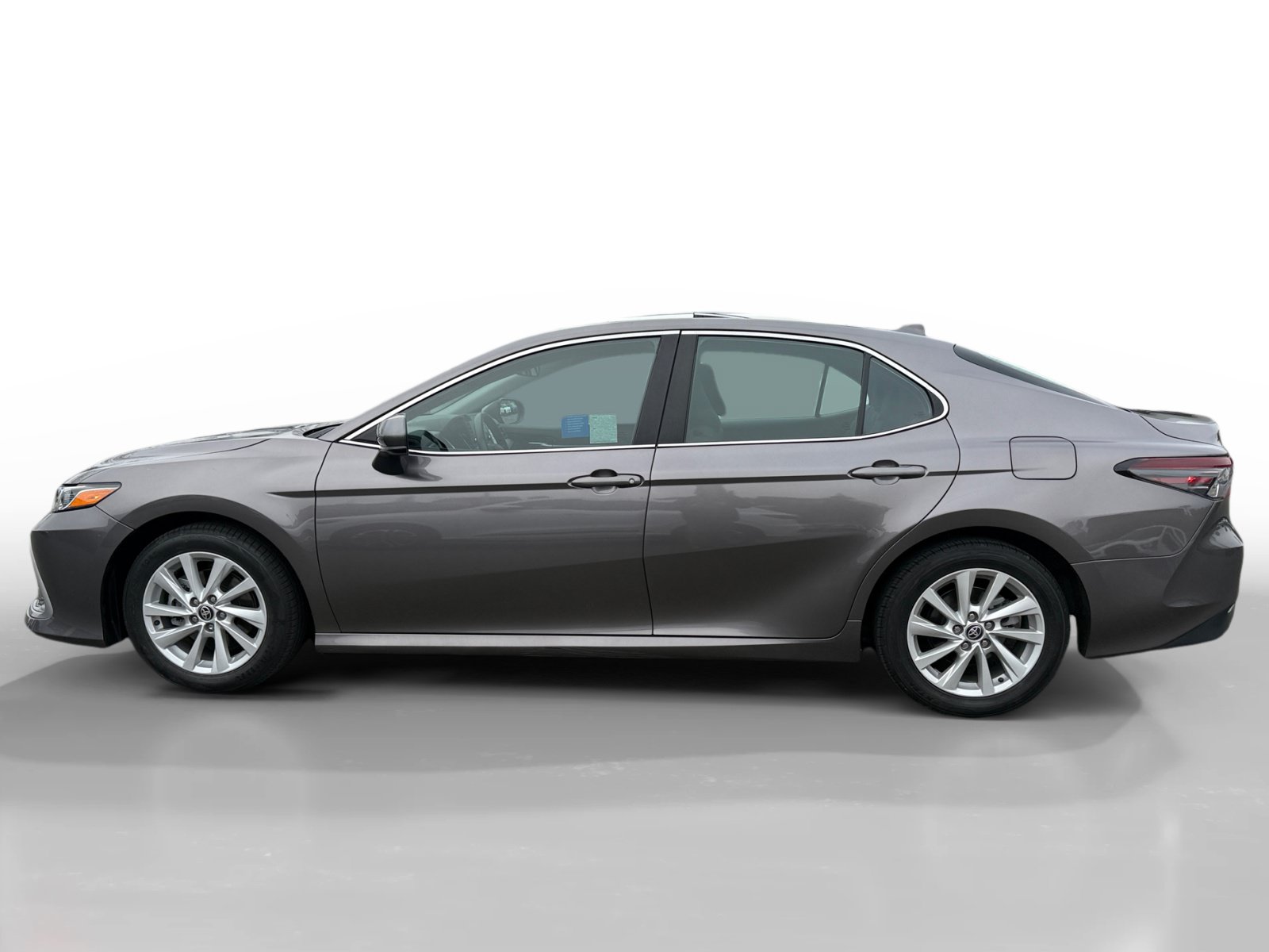 Used 2024 Toyota Camry LE FWD image 2