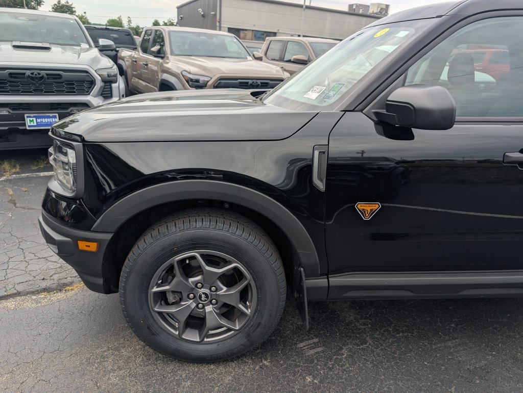 Used 2023 Ford Bronco Sport Badlands AWD/4WD image 2