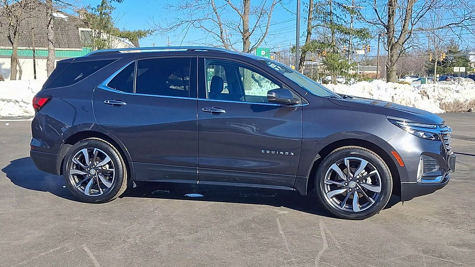 Certified 2022 Chevrolet Equinox Premier w/ LPO, Floor Liner Package image 4