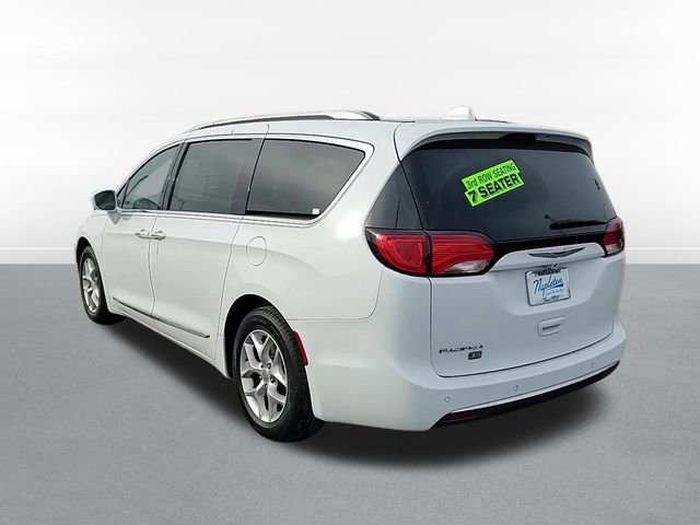 Used 2019 Chrysler Pacifica Touring-L image 5