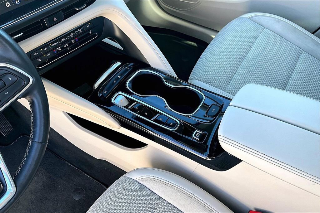 Used 2023 Buick Envision Preferred image 15
