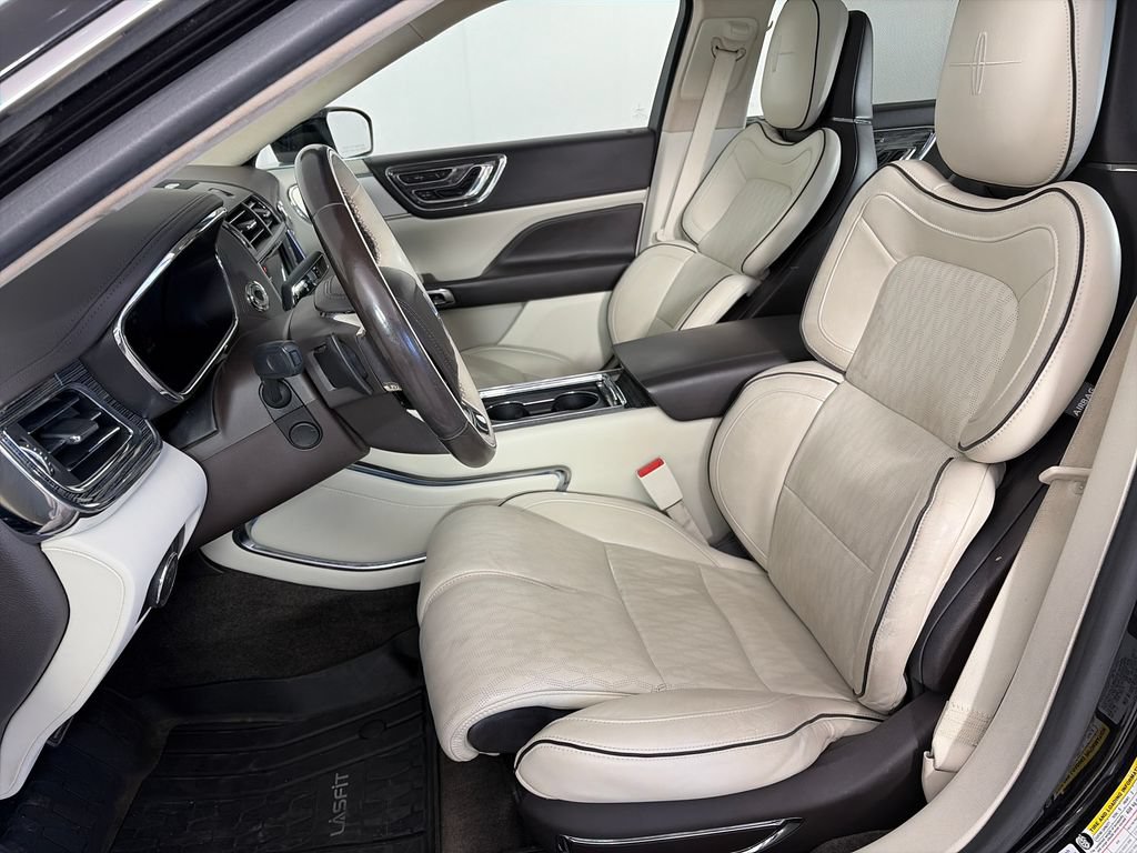 Used 2017 Lincoln Continental Black Label w/ Rear-seat Package AWD/4WD image 11
