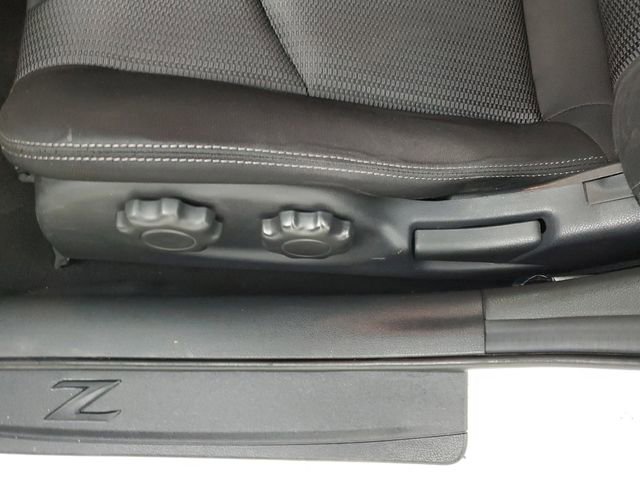 Used 2018 Nissan 370Z Roadster image 14