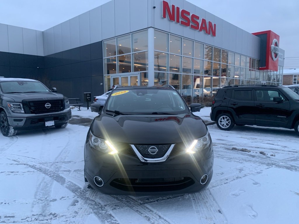 Used 2018 Nissan Rogue Sport SL w/ SL Premium Package image 2