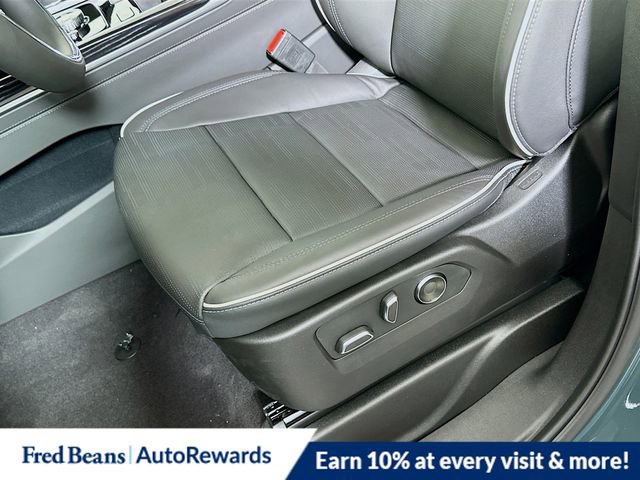 New 2026 Cadillac Escalade ESV Sport w/ LPO, ONYX Package image 18