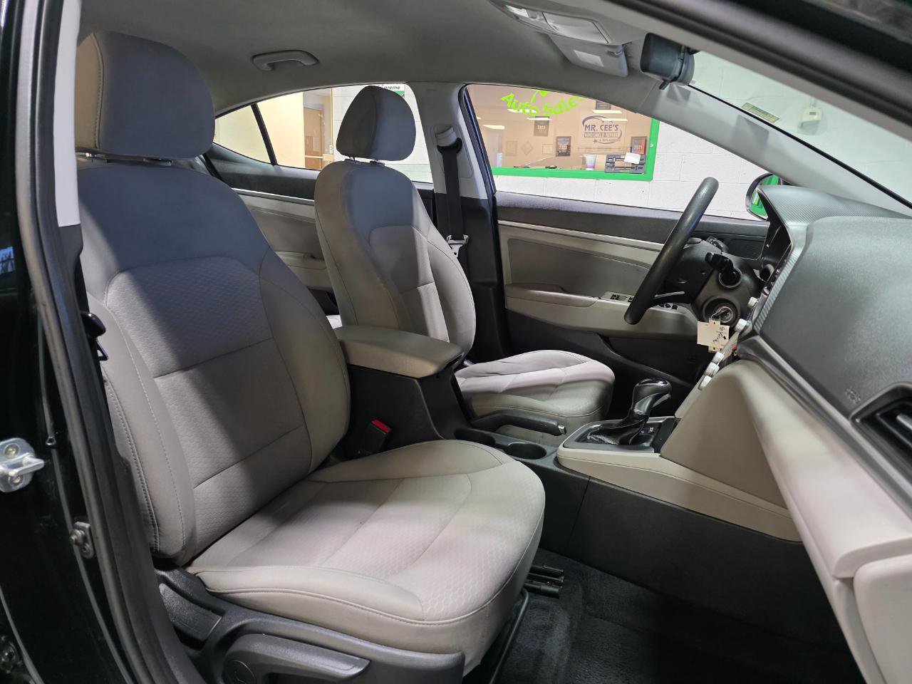 Used 2020 Hyundai Elantra SEL image 23