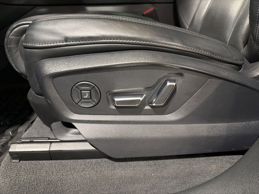 Used 2020 Audi Q8 Prestige w/ Prestige Package image 24