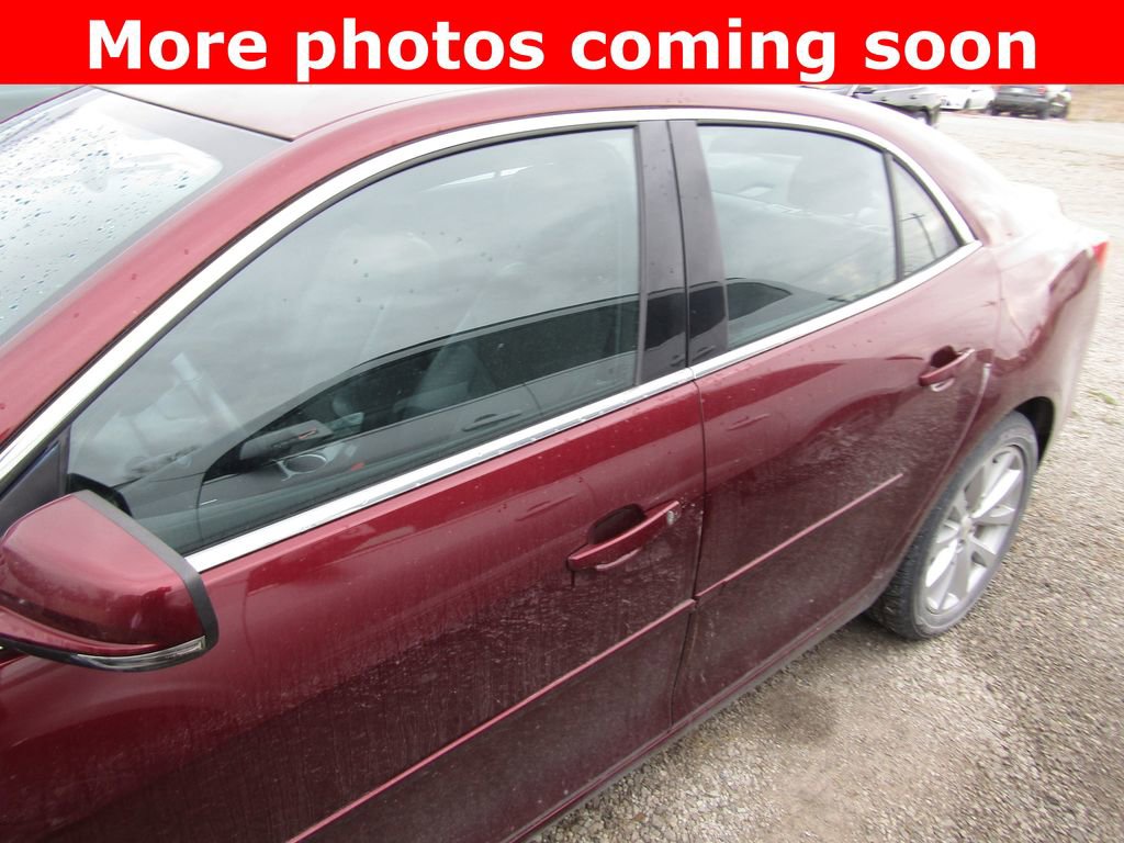 Used 2015 Chevrolet Malibu LT image 2