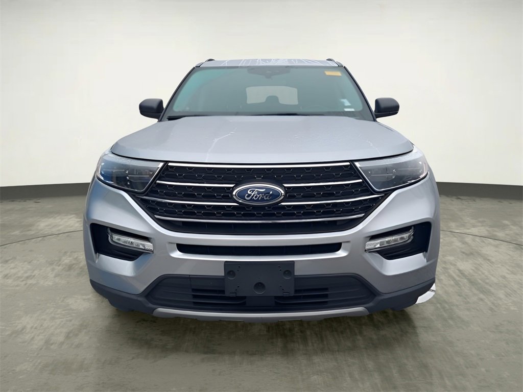 Used 2023 Ford Explorer XLT w/ Equipment Group 202A image 8
